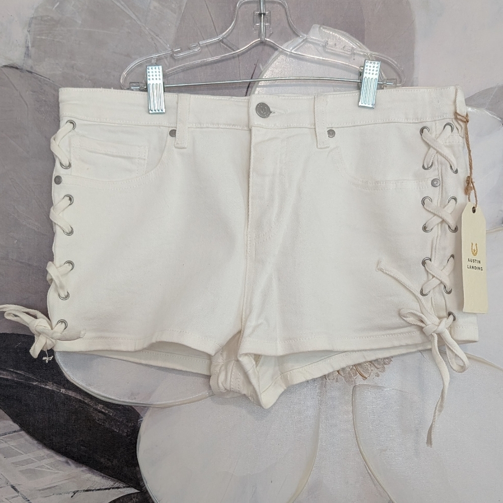 Austin Land High Rise Womens Denim Shorts Size 11/30 Inseam 1 3/4  Nwt ❤️